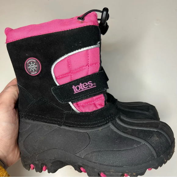 Totes Girls Pink and Black Snow Boots Winter Kid Size 12 GUC see photos for wear - Picture 1 of 6